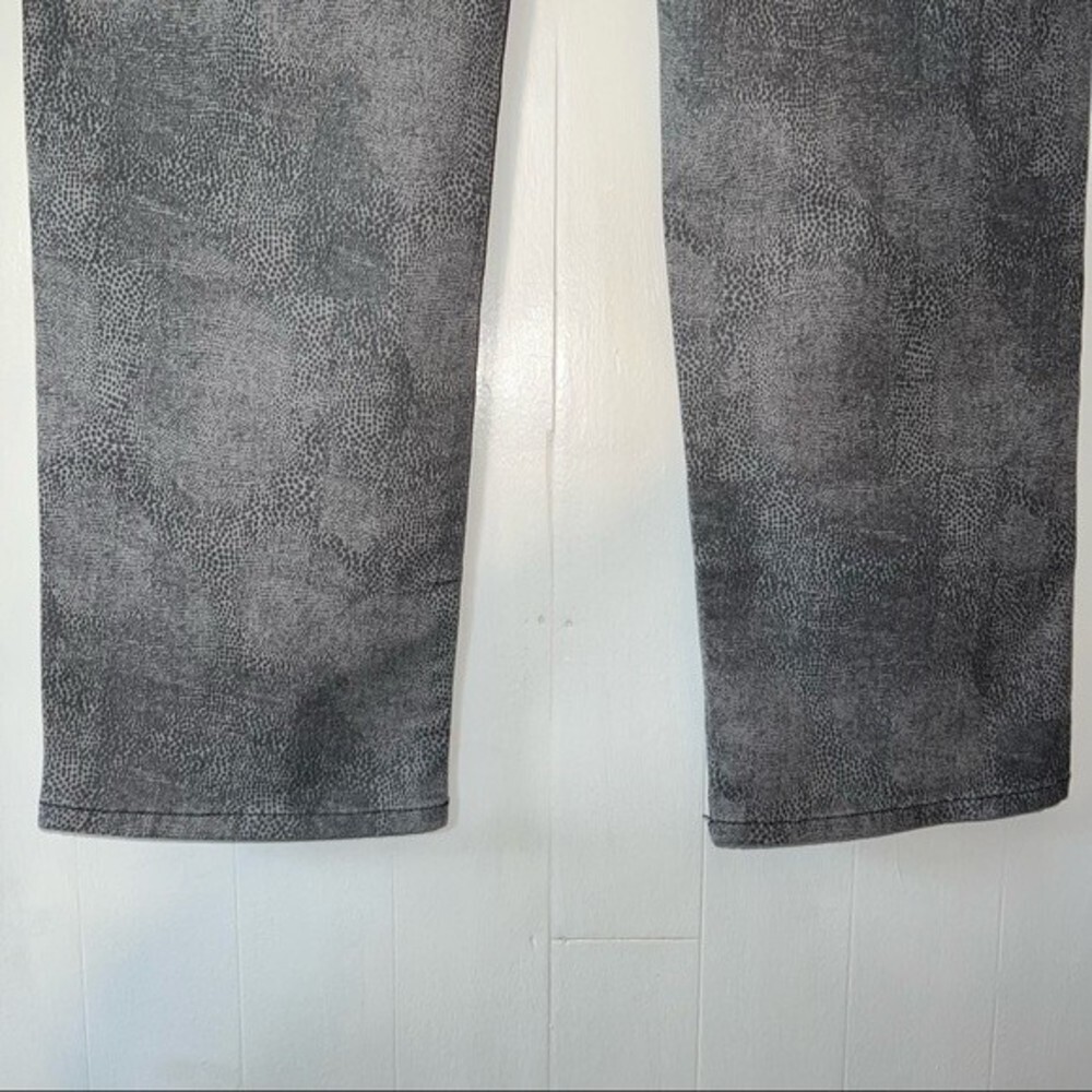 NWT CHICO'S Silver Python Lustrous Print Gray Sli… - image 5